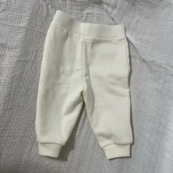 Ralph Lauren Ivory Baby Outfit with Festive Christmas Design - Picture 5 of 7